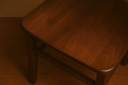 Sedia Betty in Legno Massello seduta in legno